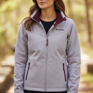 Columbia Women's Light Gray and Burgundy Ski Jacket